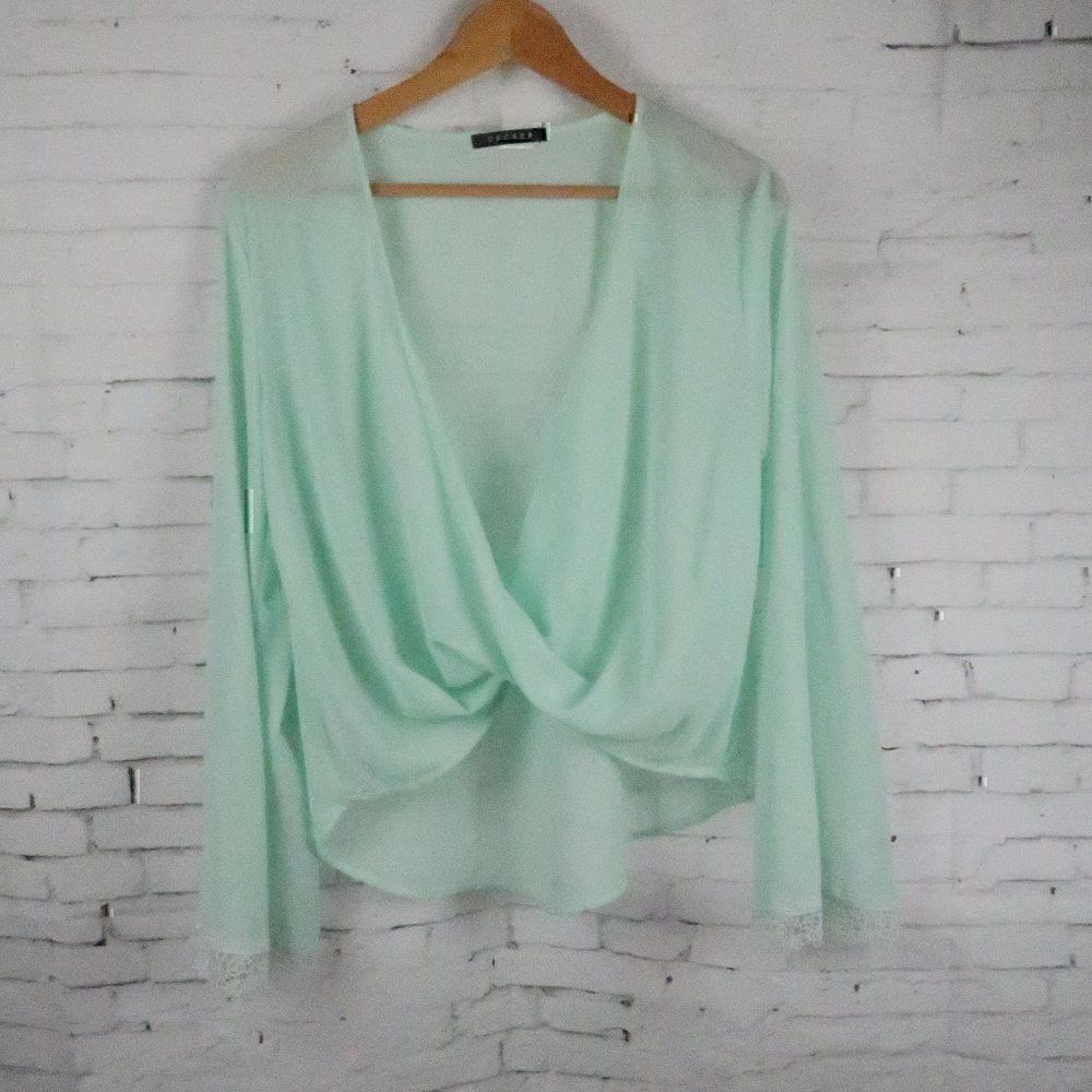 DECKER LIGHT GREEN DEEP V NECK TWIST FRONT DETAIL LONG SLEEVE SHEER TOP SIZE L